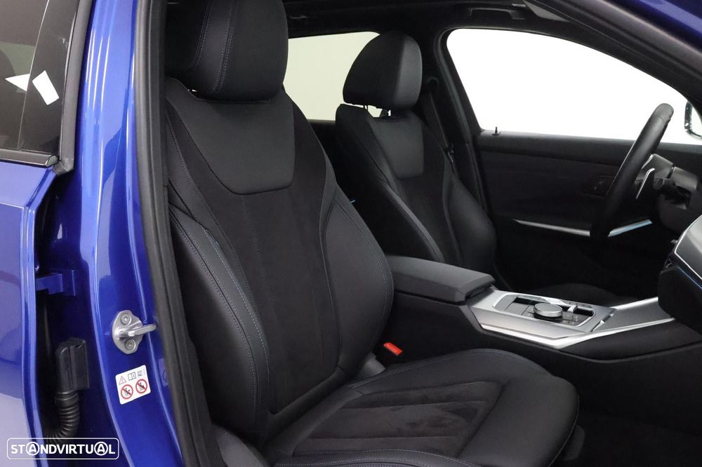 BMW 330 e Touring Pack Desportivo M Pro Auto - 36