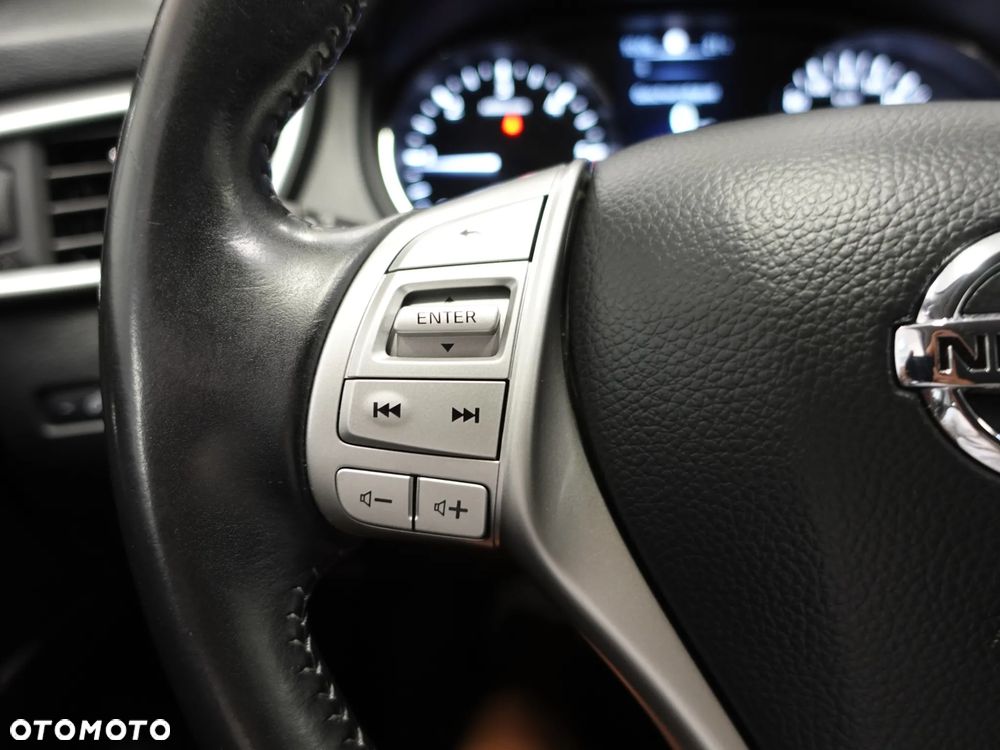 Nissan Qashqai 1.6 DCi ALL-MODE 4x4i N-Connecta - 34