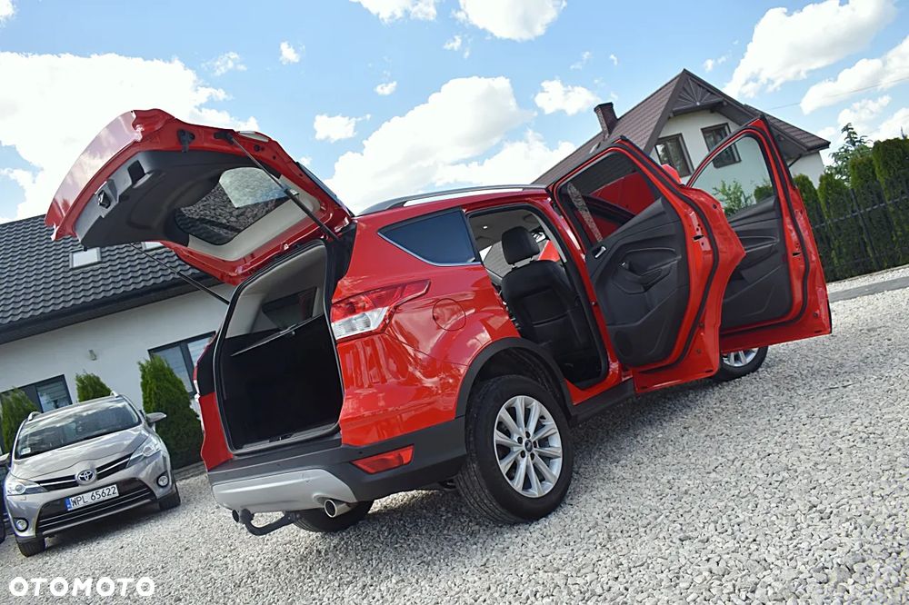 Ford Kuga 2.0 TDCi 2x4 Titanium - 16