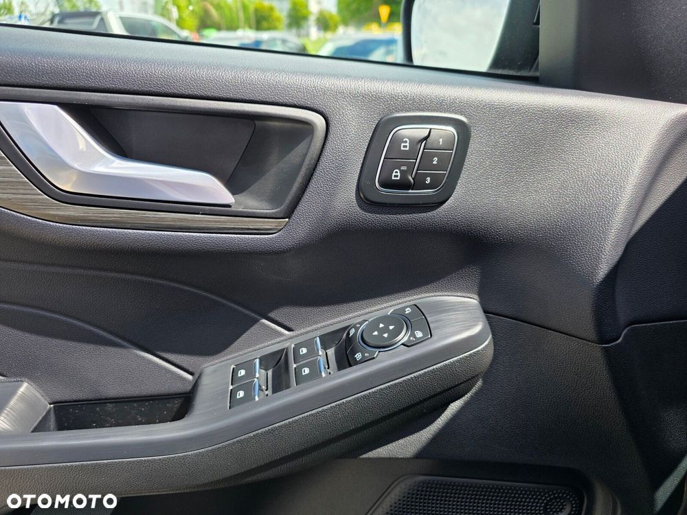 Ford Kuga - 13