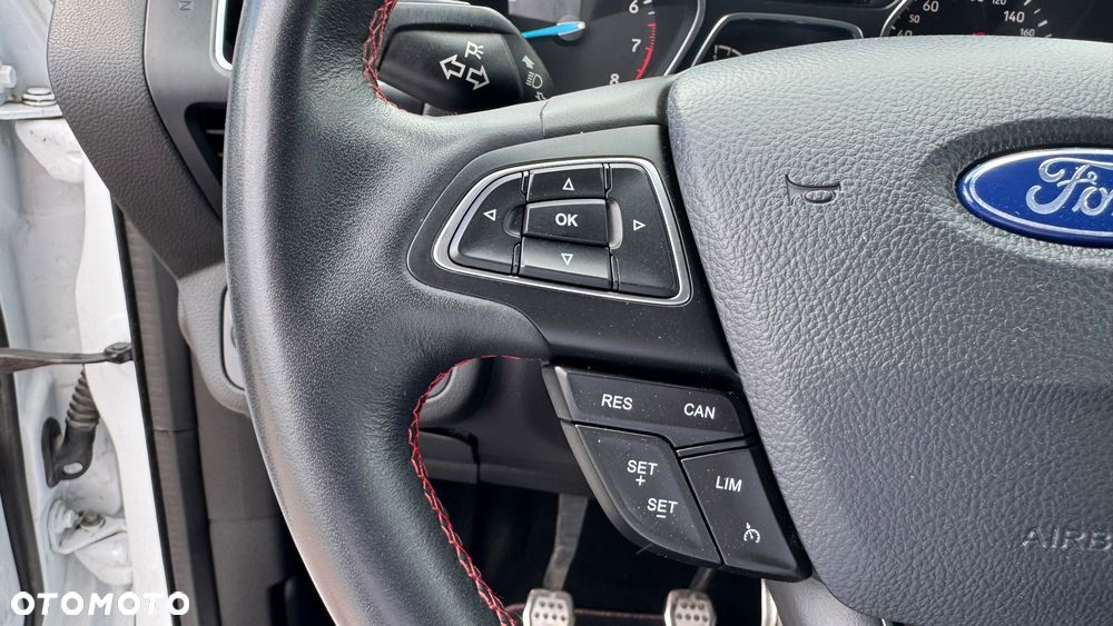 Ford Kuga 1.5 EcoBoost 2x4 ST-Line - 33
