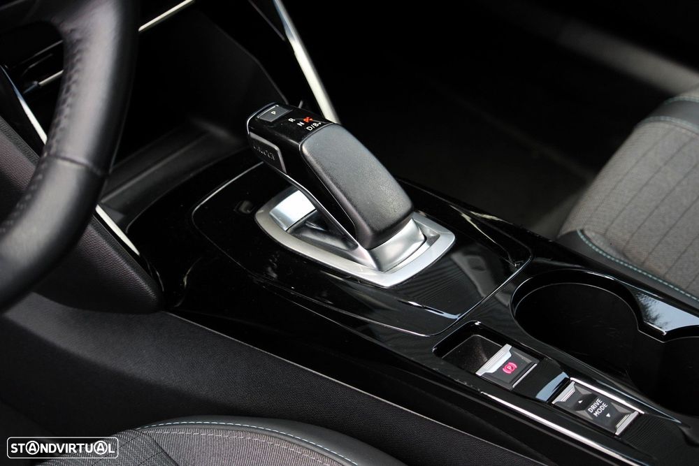 Peugeot e-2008 50 kWh Allure - 10