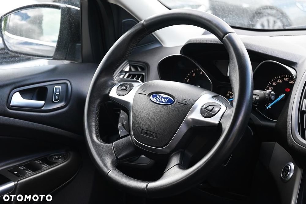 Ford Kuga 1.5 EcoBoost 2x4 Titanium - 38