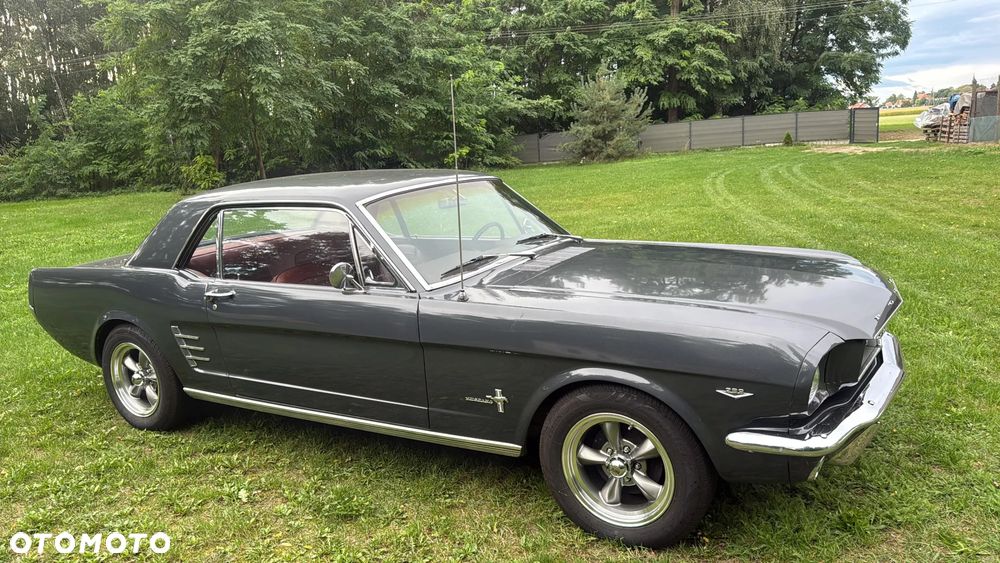 Ford Mustang - 2