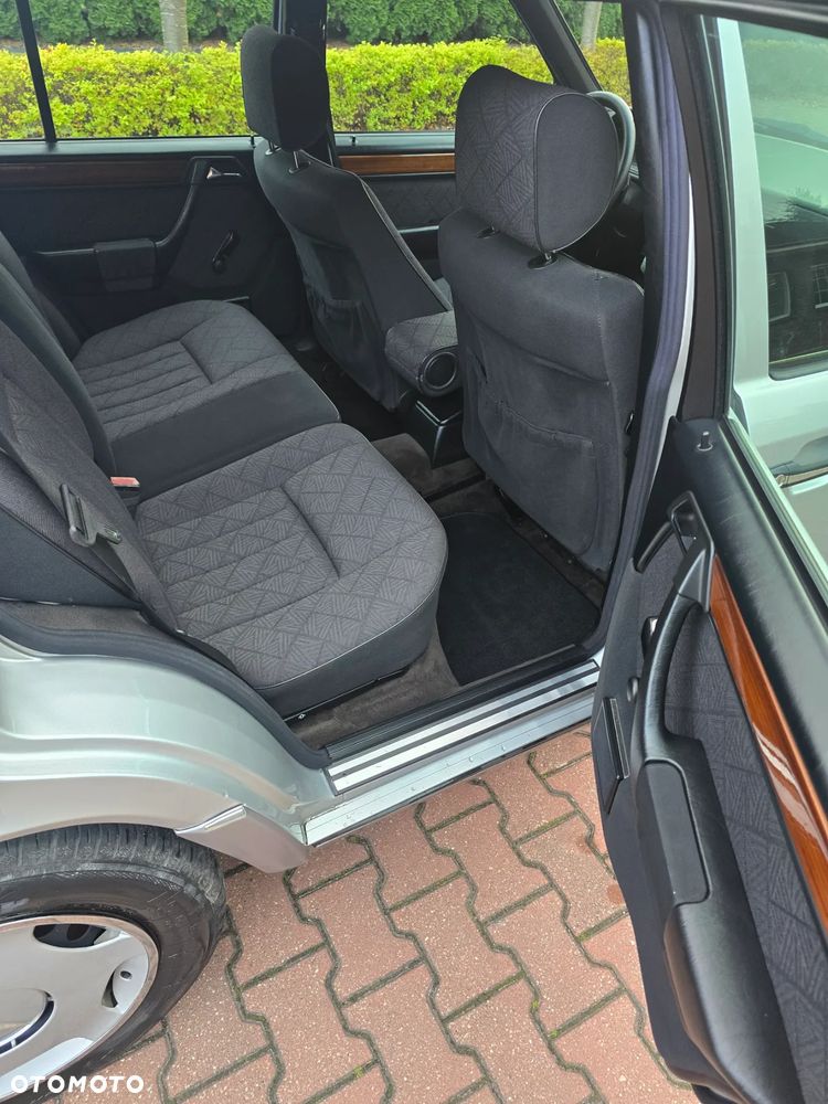 Mercedes-Benz W124 (1984-1993) - 24