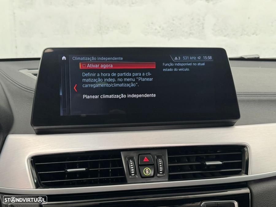 BMW X2 25 e xDrive Pack 50 anos M - 32