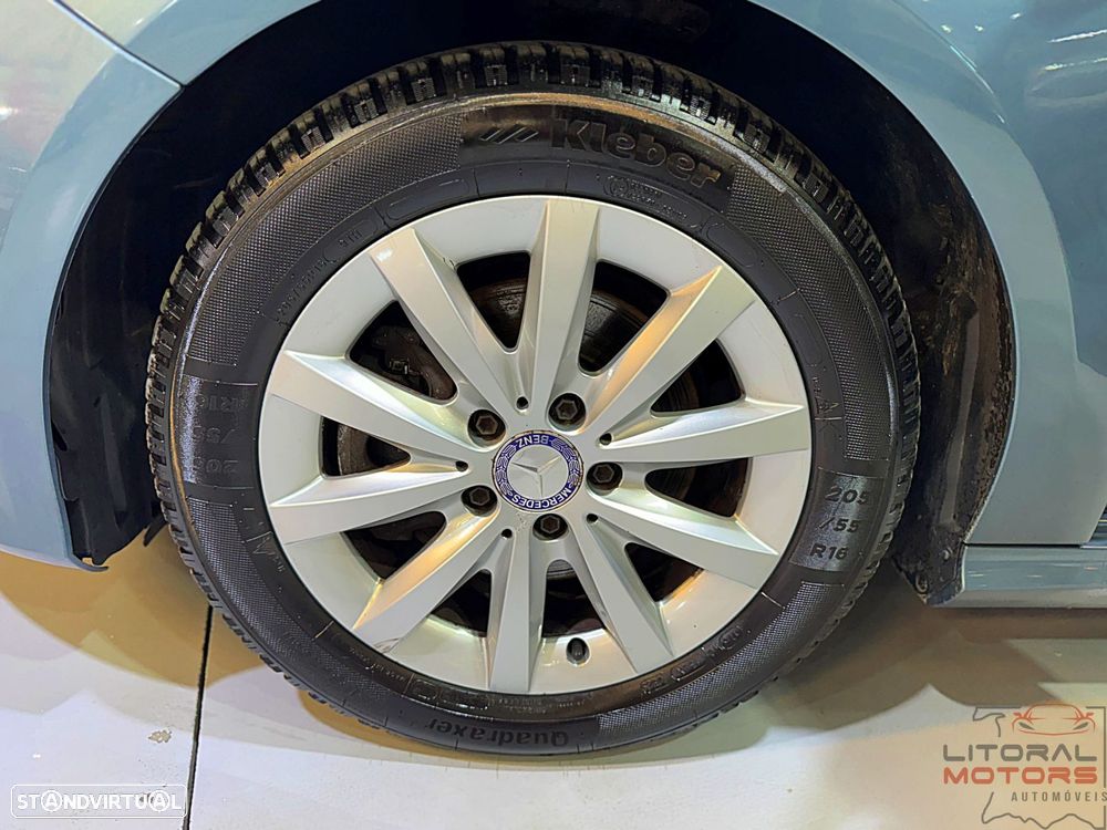 Mercedes-Benz A 180 Peak Edition - 12