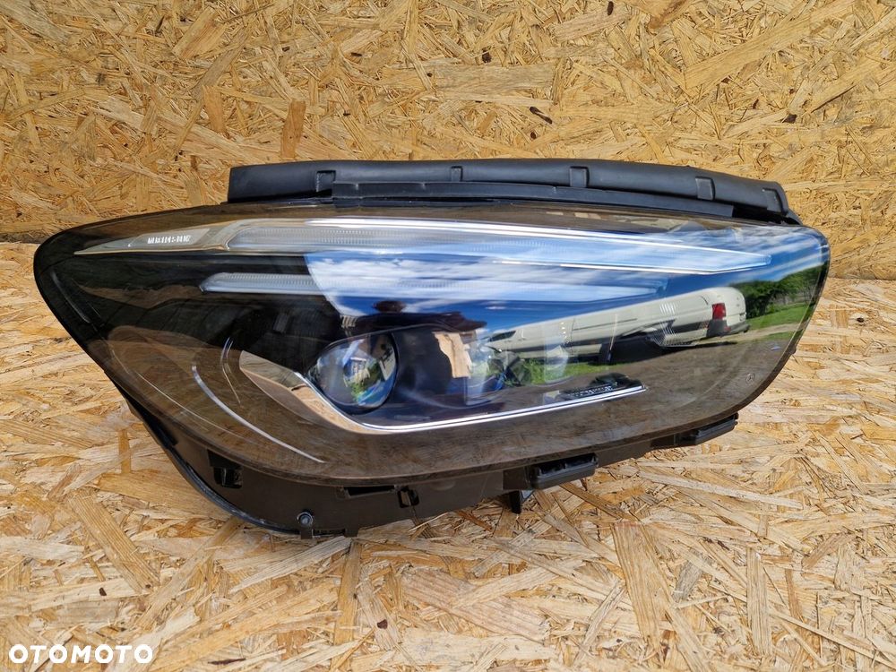 LAMPA PRAWA PRZÓD MULTIBEAM FULL LED MERCEDES B KLASA 247 - 2