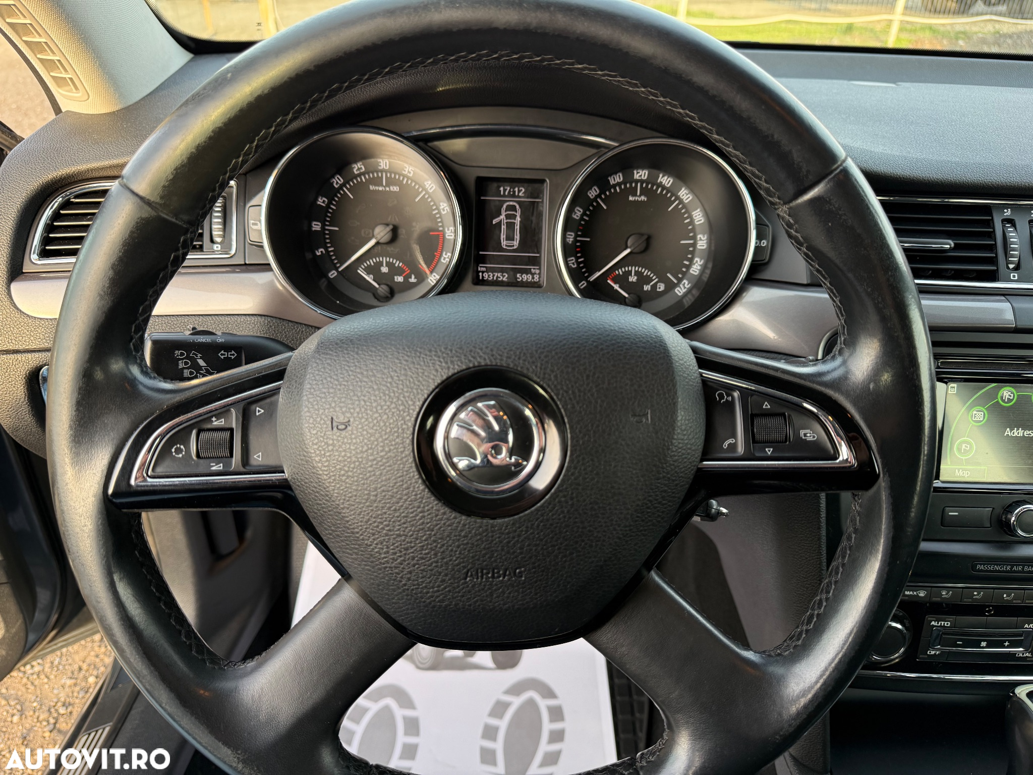 Skoda Superb 2.0 TDI DSG Exclusive - 11