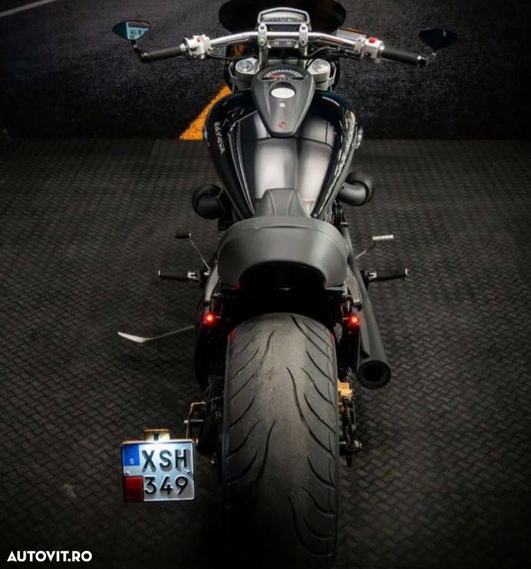 Suzuki Boulevard M109R - 13