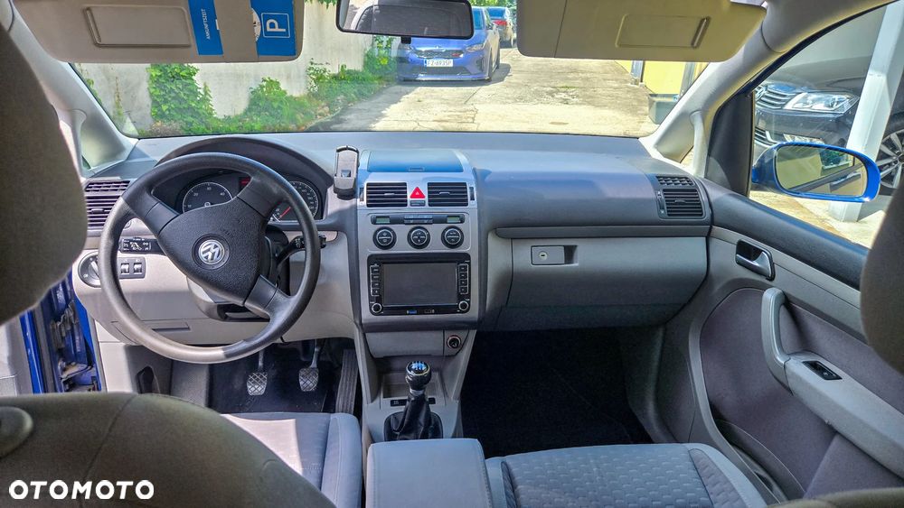 Volkswagen Touran 2.0 TDI DPF Highline - 13