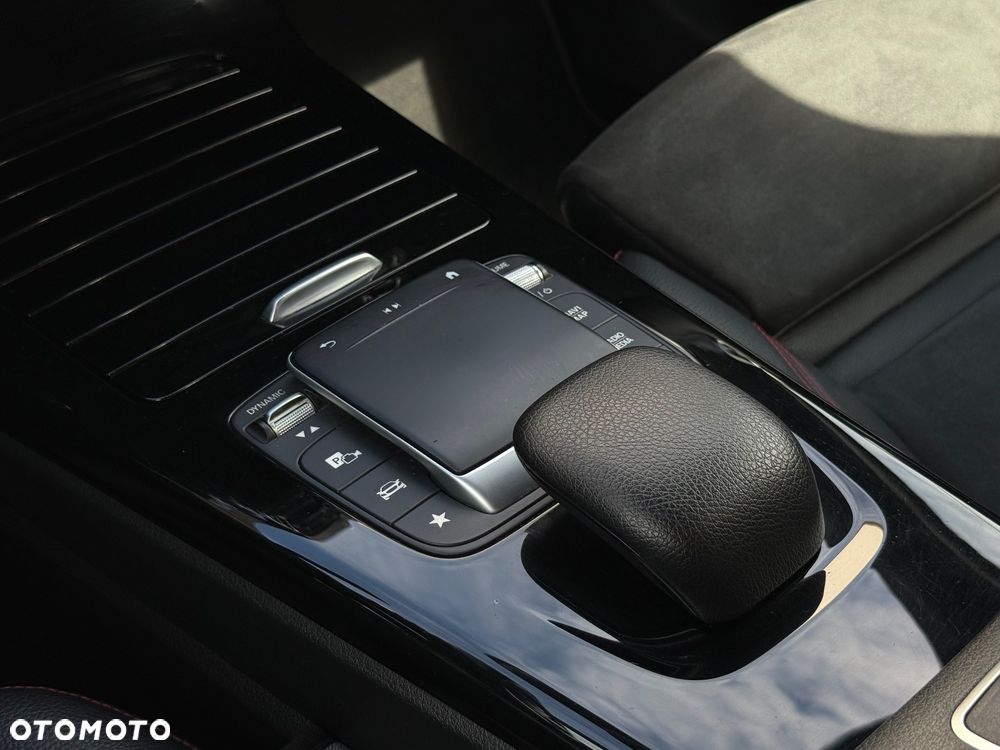 Mercedes-Benz Klasa A 250 e PHEV AMG Line 8G-DCT - 26