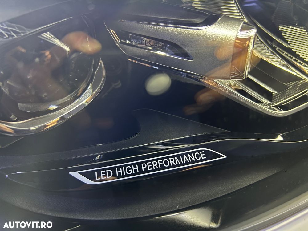 Mercedes-Benz C 300 d MHEV 4MATIC - 37