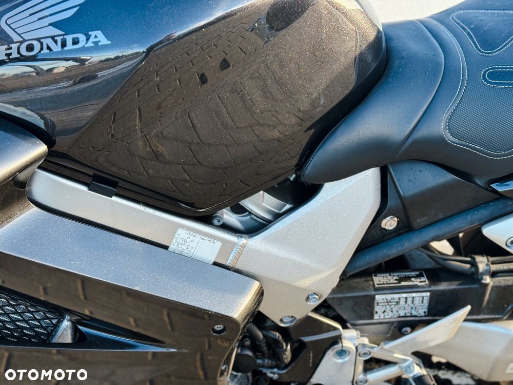 Honda VFR - 10