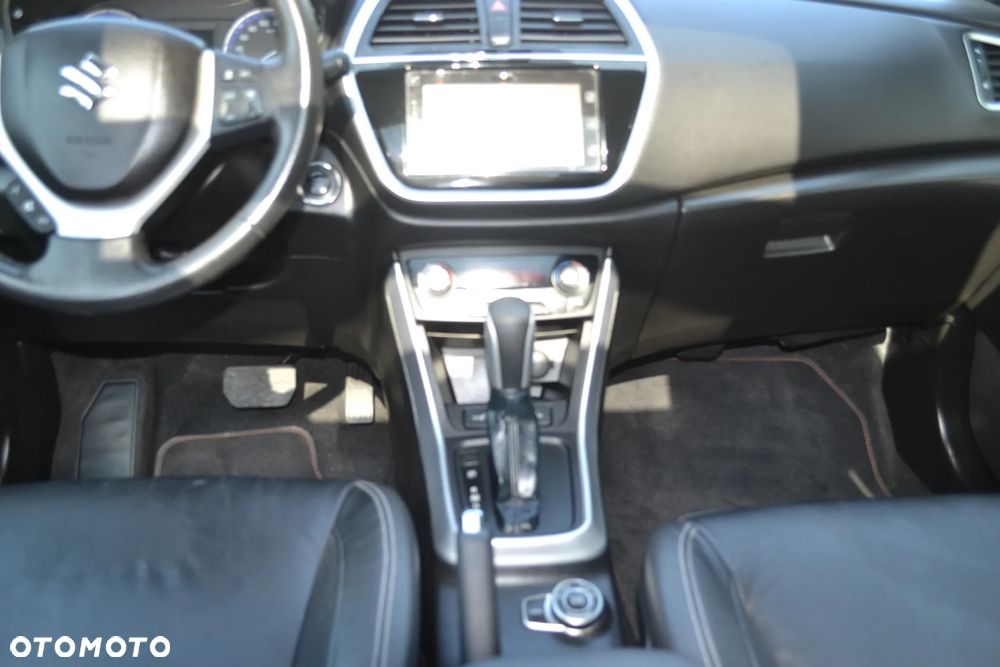 Suzuki SX4 S-Cross 1.4 T Premium 4WD - 11