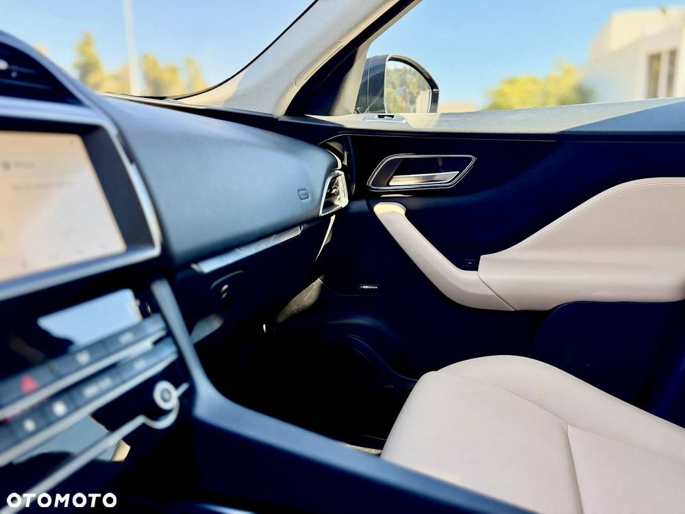 Jaguar F-Pace 2.0 i4P AWD R-Sport - 22