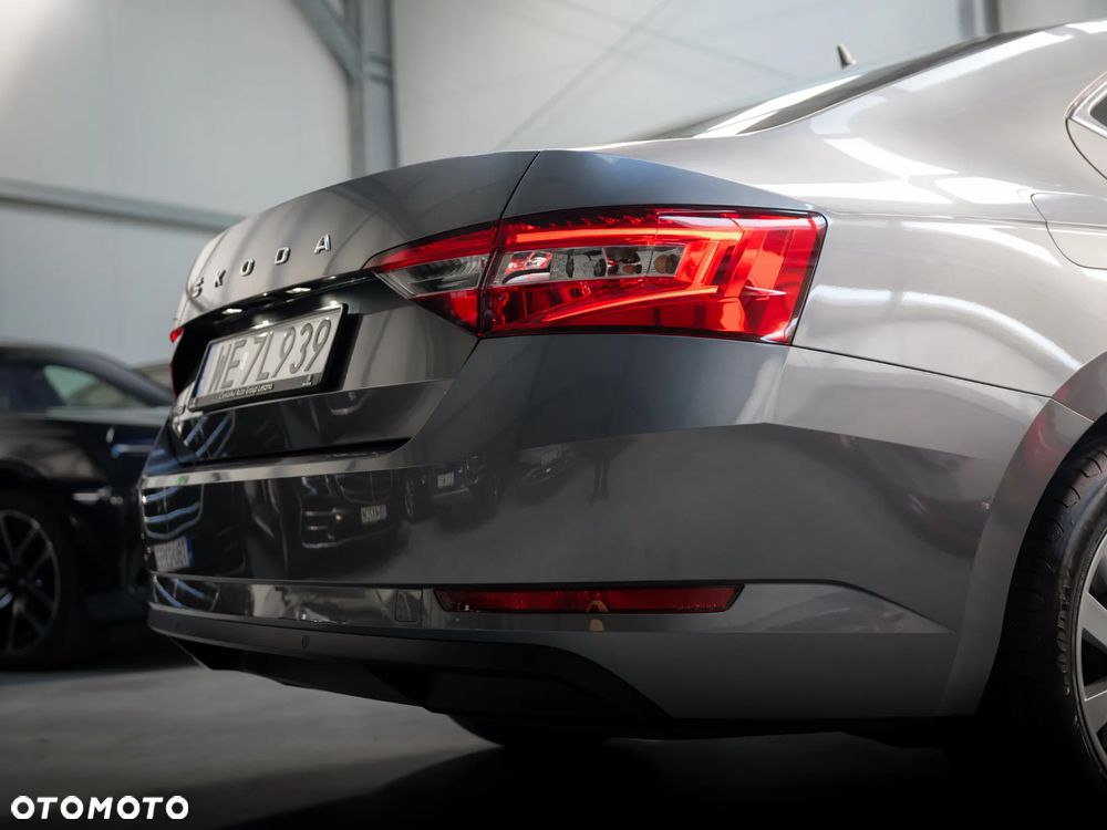 Skoda Superb 2.0 TDI SCR Ambition - 10