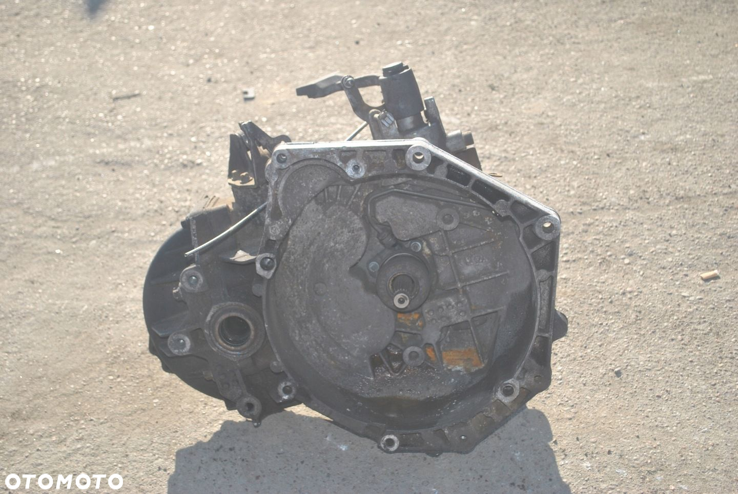 SKRZYNIA MANUALNA BIEGÓW OPEL ASTRA H III 1.9 CDTI M32 - 3