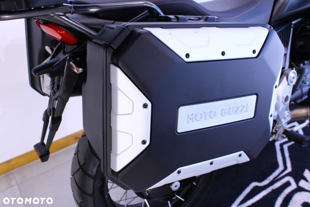 Moto Guzzi V85 - 37