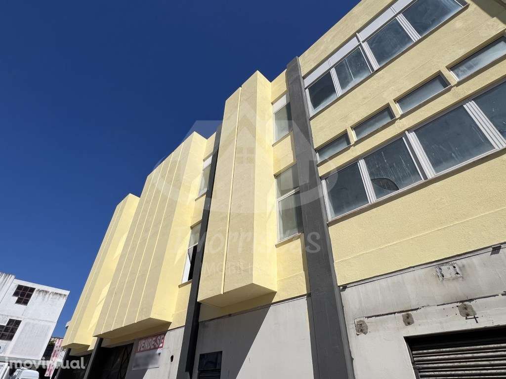 Armazém com 4.830 m², totalmente remodelado, localizado no Prior Velho - Grande imagem: 3/30