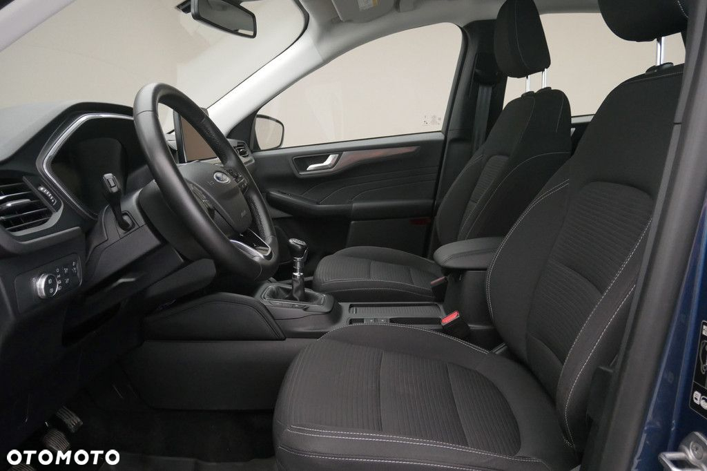 Ford Kuga - 12