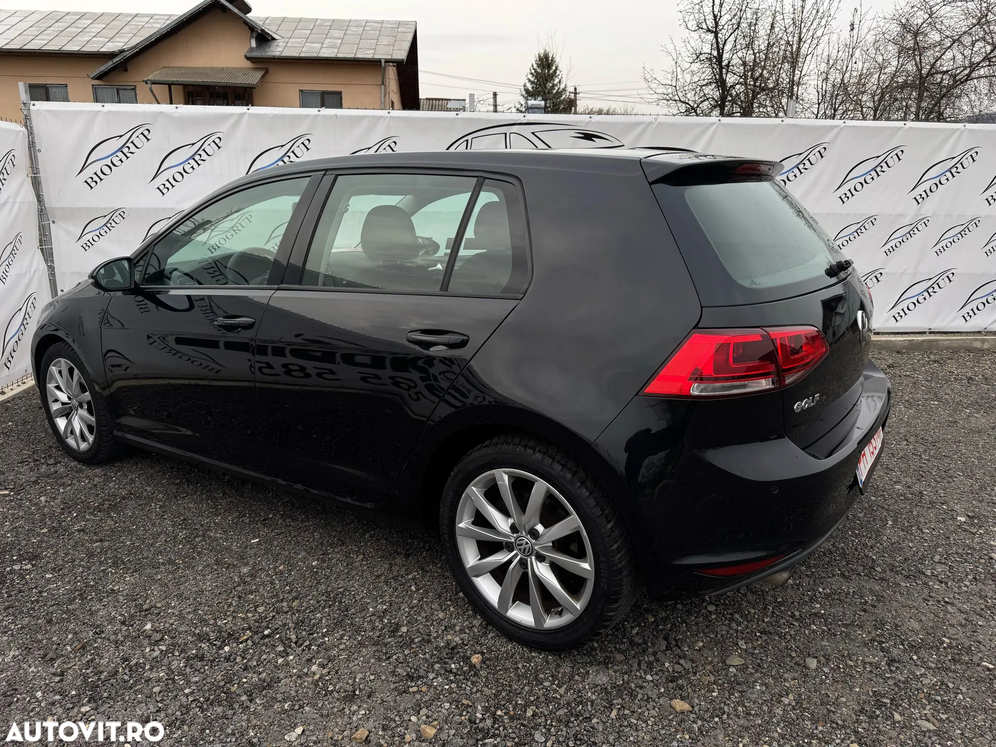 Volkswagen Golf 1.6 TDI DPF DSG BlueMotion Technology Highline - 9