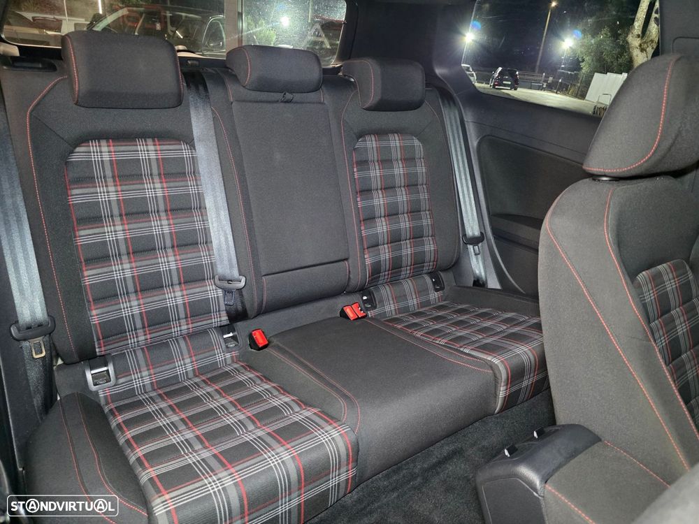 VW Golf 2.0 TSi GTi DSG - 9