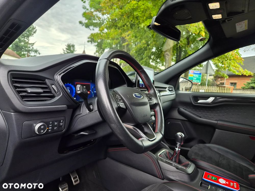 Ford Kuga 2.0 EcoBlue Hybrid ST-LINE - 32