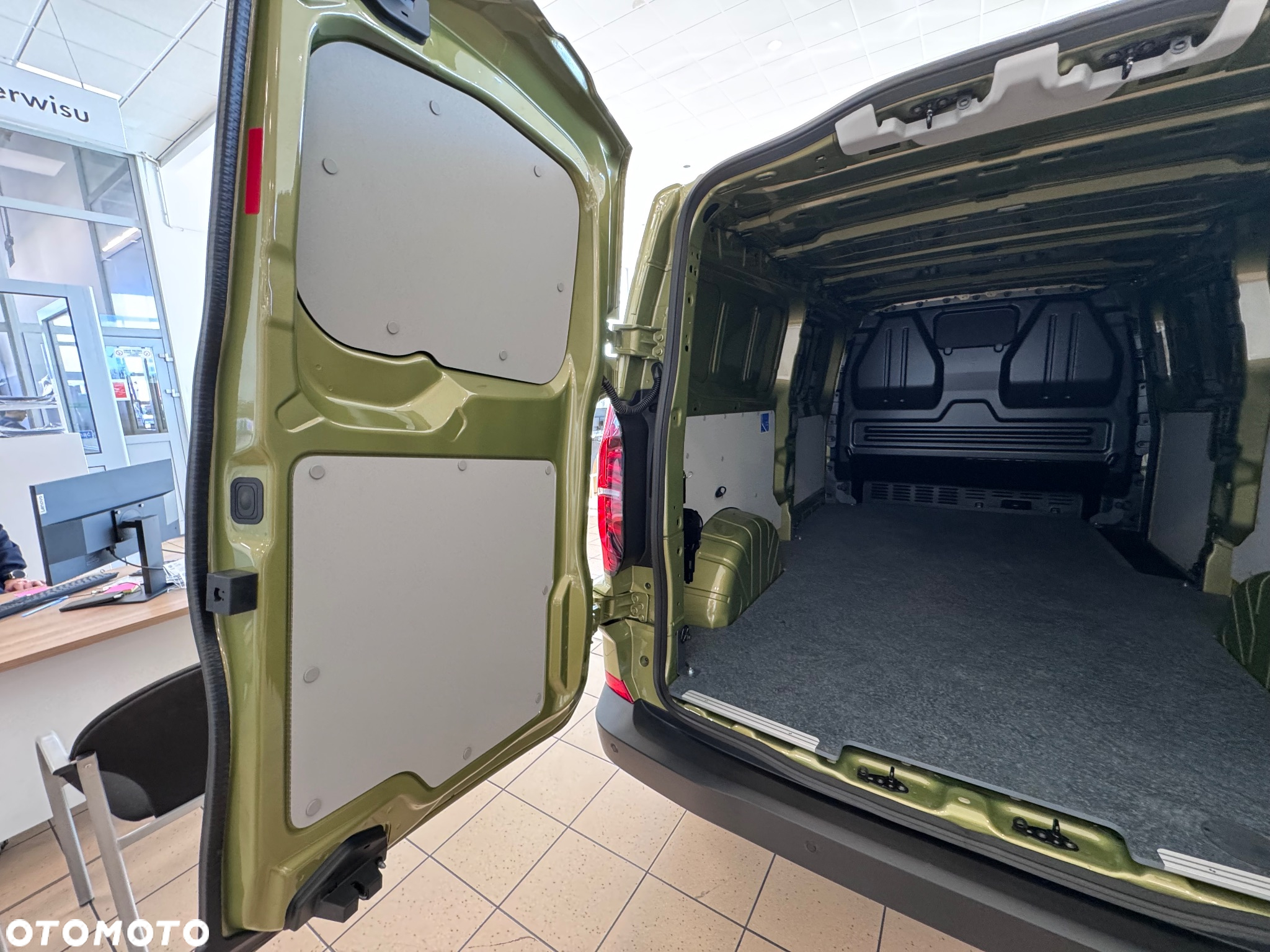 Volkswagen Transporter - 12