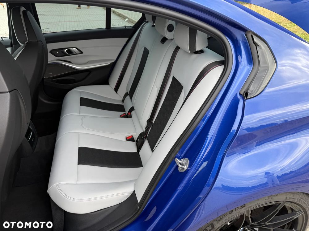 BMW M3 Competition M xDrive - 12