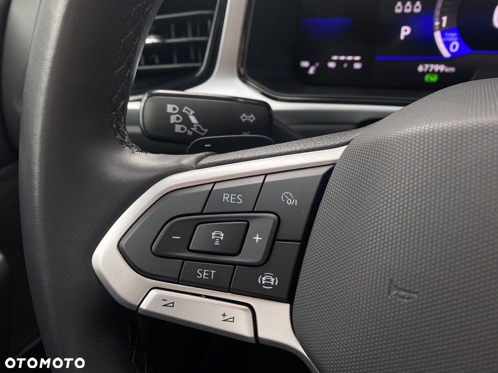 Volkswagen T-Roc - 14