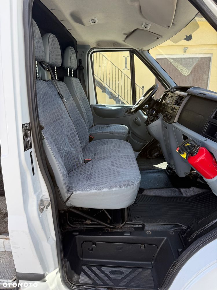 Ford Transit Furgon Warsztat 4x4 L2H2 2.2 TDCI 125KM 4x4 - 15