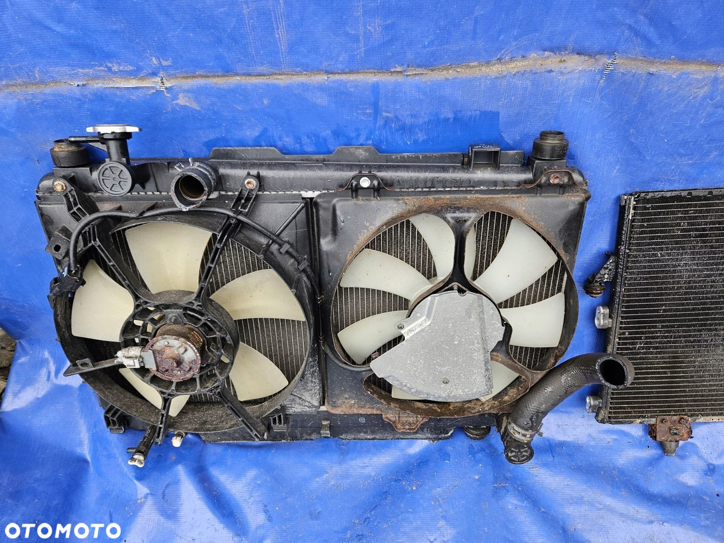 Toyota RAV4 RAV 4 00-05 2.0 VVT-i chłodnice chłodnica wentylator komplet - 4