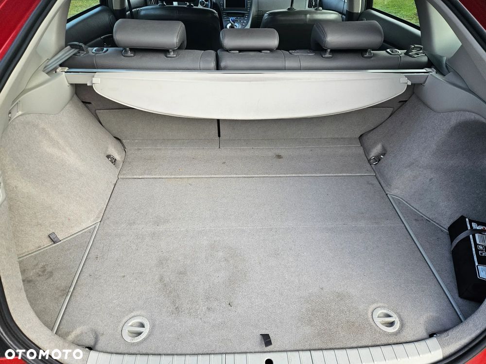 Toyota Prius (Hybrid) Executive - 19