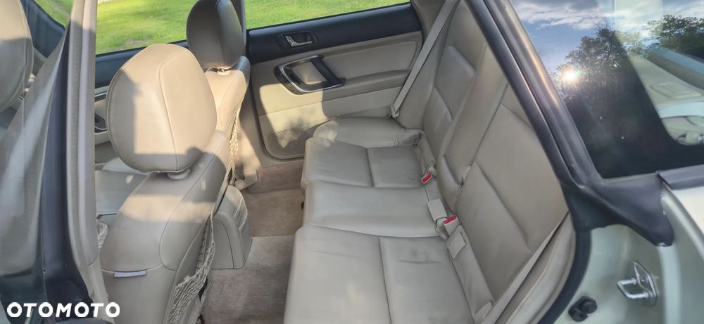 Subaru Outback 3.0R - 7