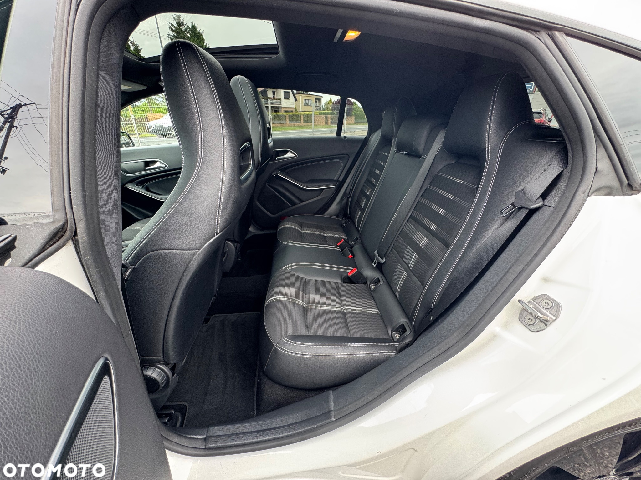 Mercedes-Benz CLA Shooting Brake 180 7G-DCT UrbanStyle Edition - 19