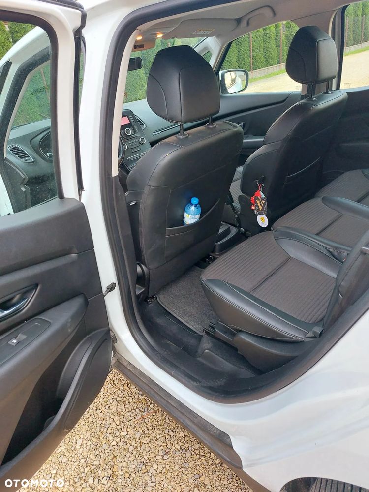 Renault Scenic 1.5 dCi Life - 12