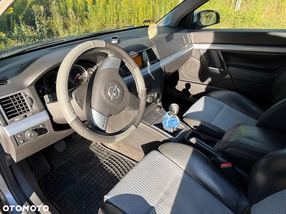 Opel Vectra 3.2 - 16