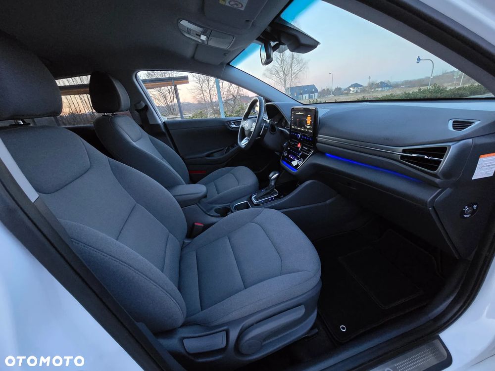 Hyundai IONIQ Hybrid Premium - 17