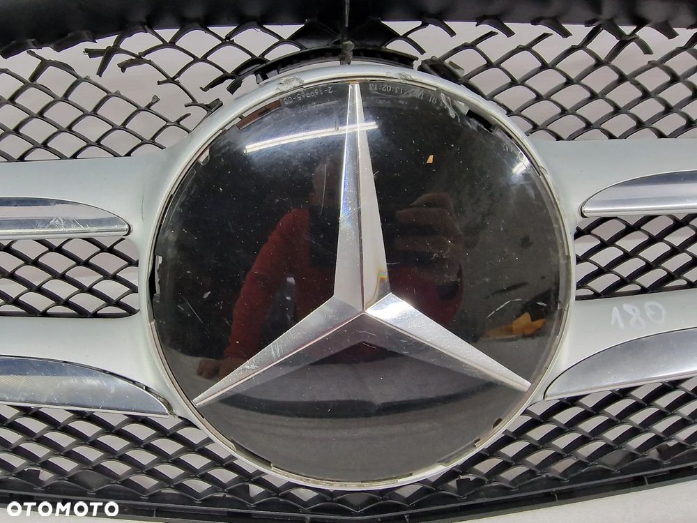 MERCEDES C-KLASSA W205 ATRAPA / GRILL PRZEDNI PRZÓD + ZNACZEK / LOGO POD RADAR , NR A2058803783 , NR AUKCJI GL180 - 2
