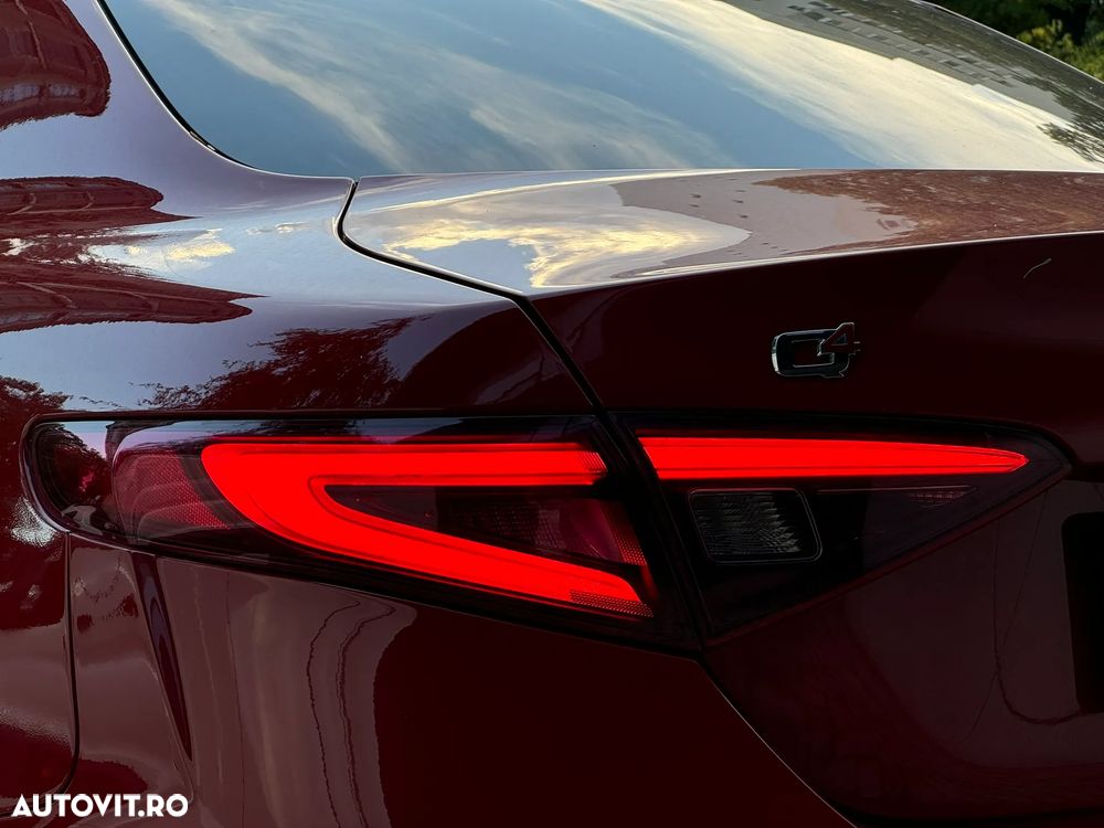Alfa Romeo Giulia 2.0 Turbo AWD AT8 Veloce - 11
