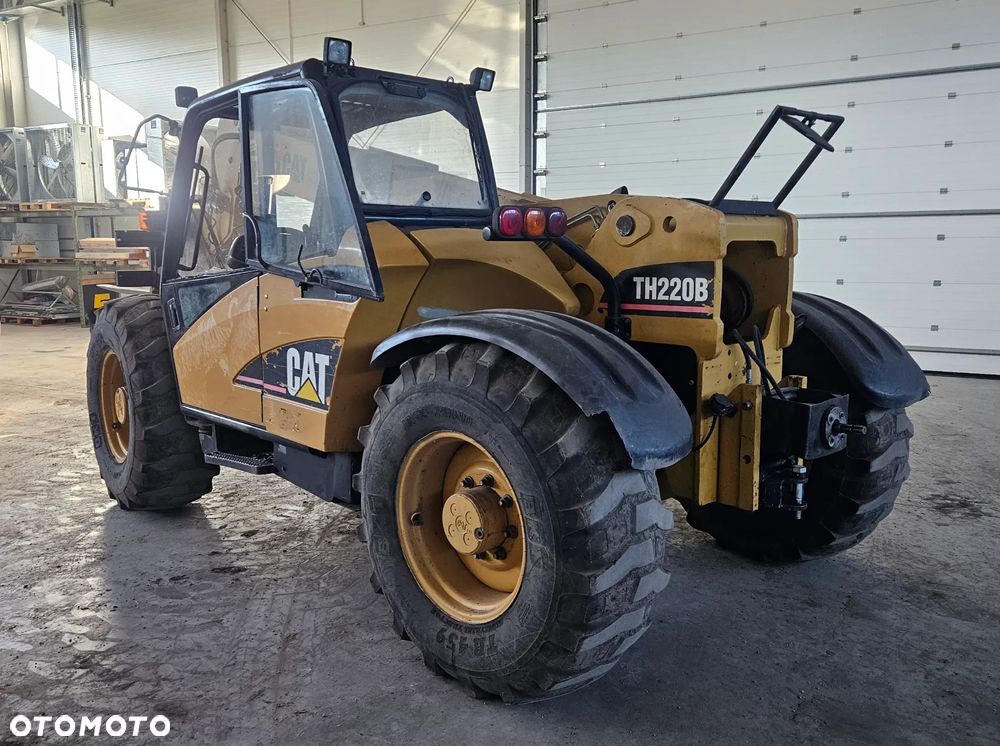 Caterpillar TH220B - 4