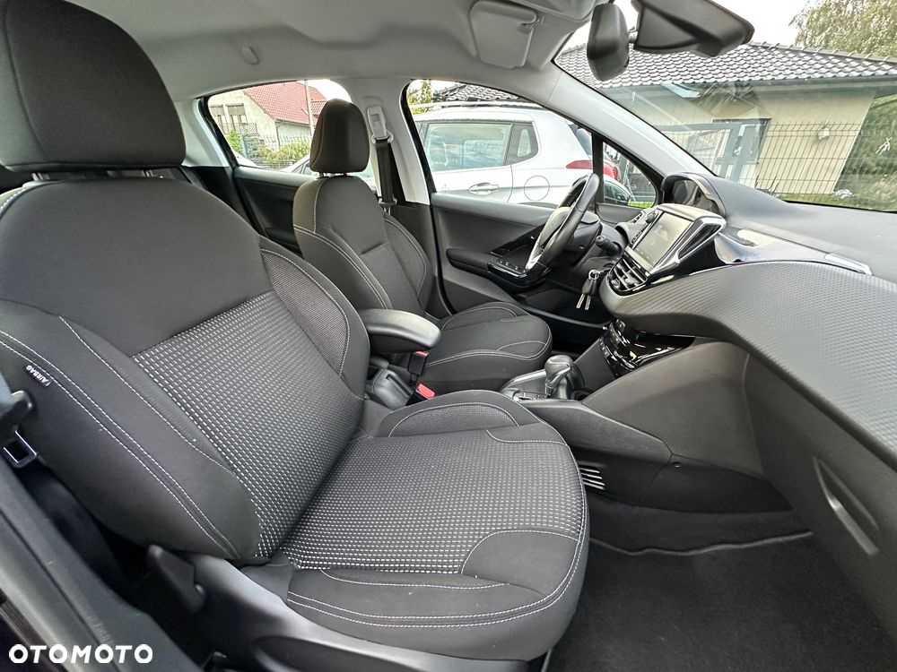 Peugeot 208 1.2 PureTech GPF Allure S&S EAT6 - 15