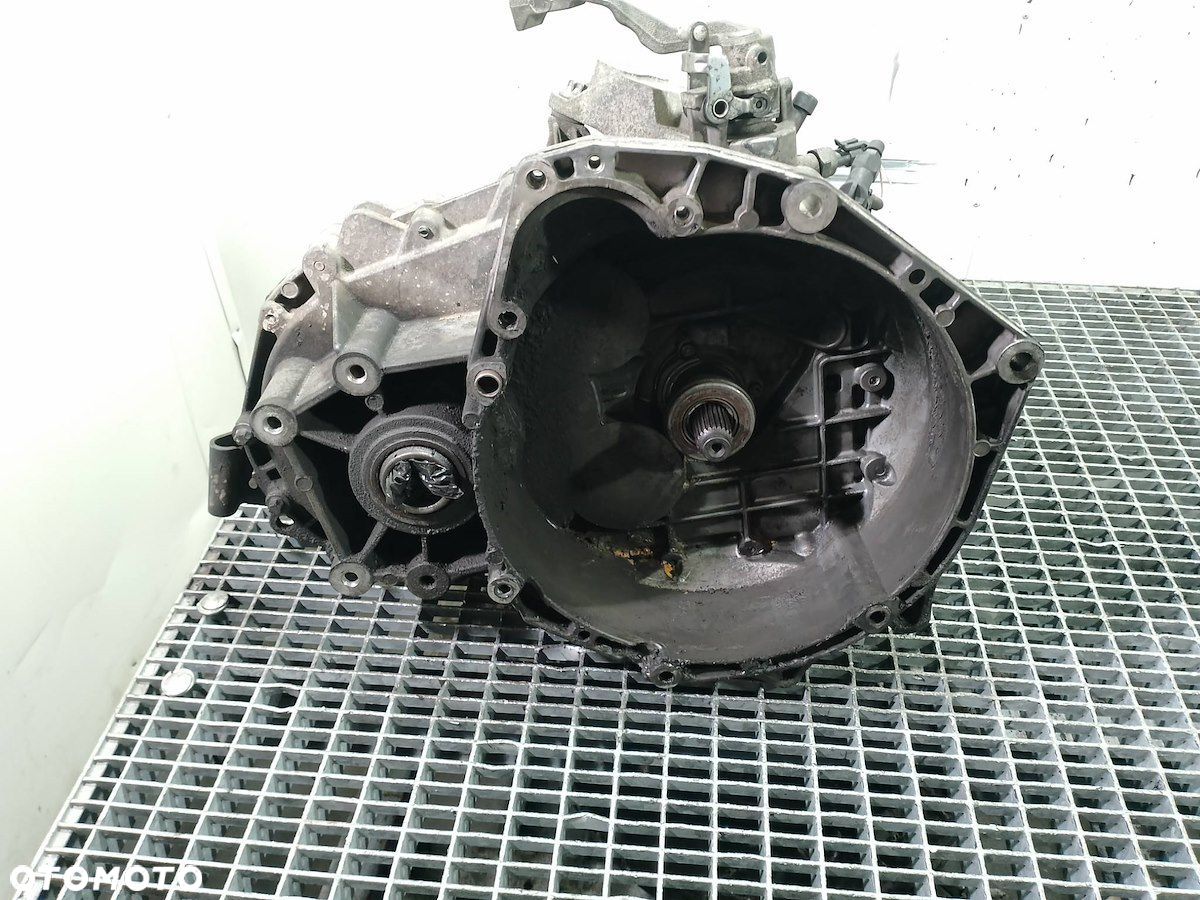 SKRZYNIA BIEGÓW MANUALNA OPEL VECTRA C F40 1.9 CDTI - 1