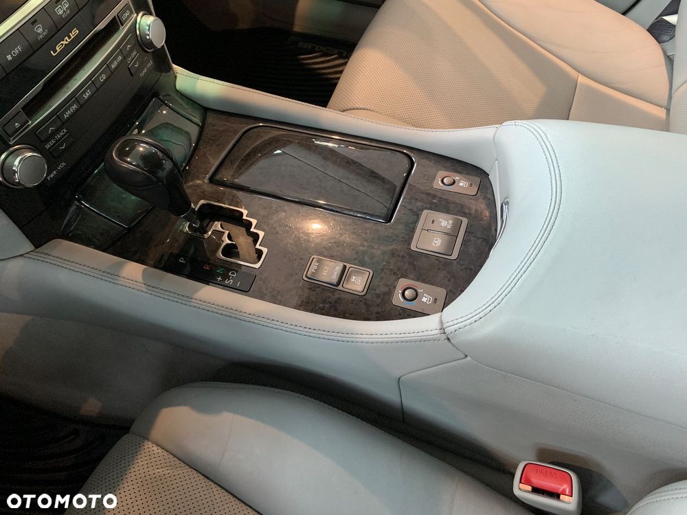 Lexus LS 460 Superior - 17