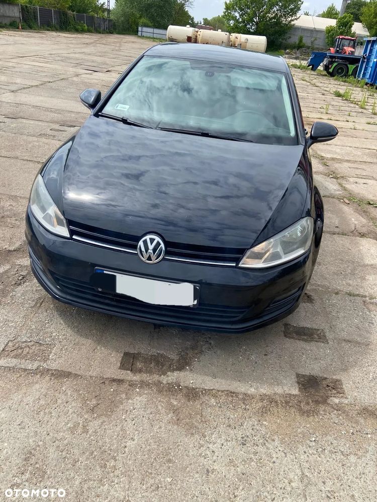 Volkswagen Golf - 1