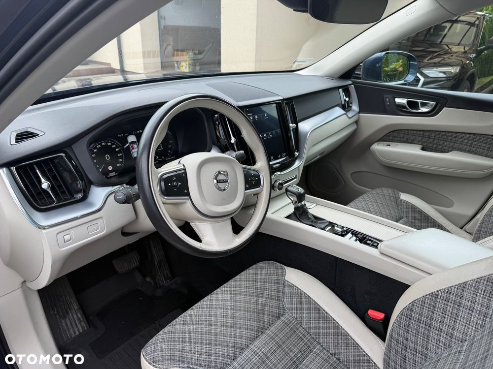 Volvo XC 60 D4 AWD Momentum - 5