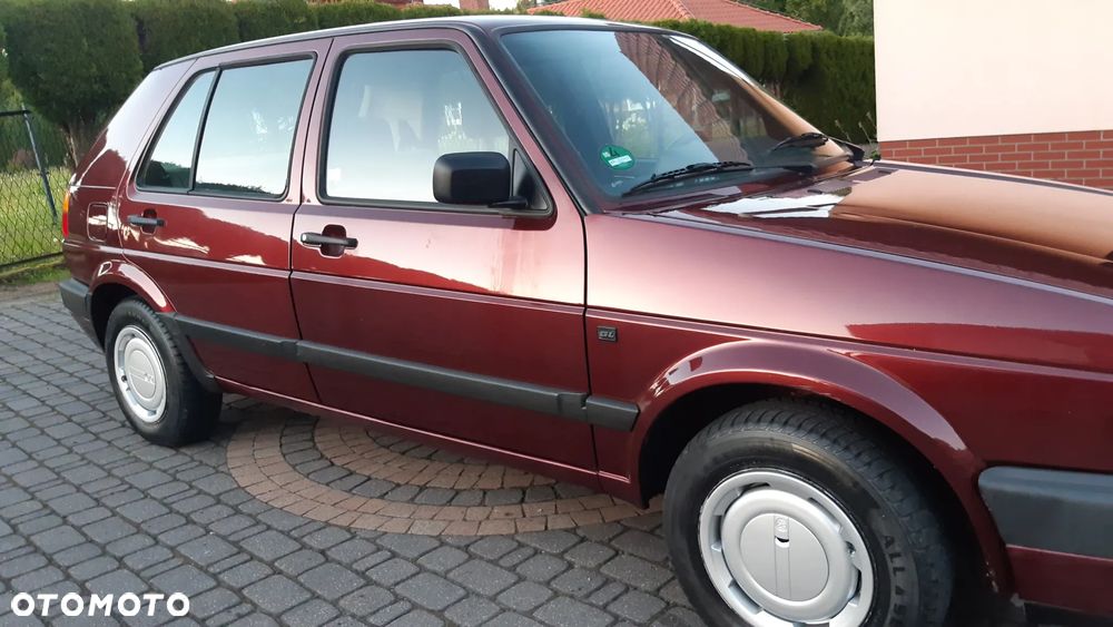 Volkswagen Golf 1.8 GL - 34