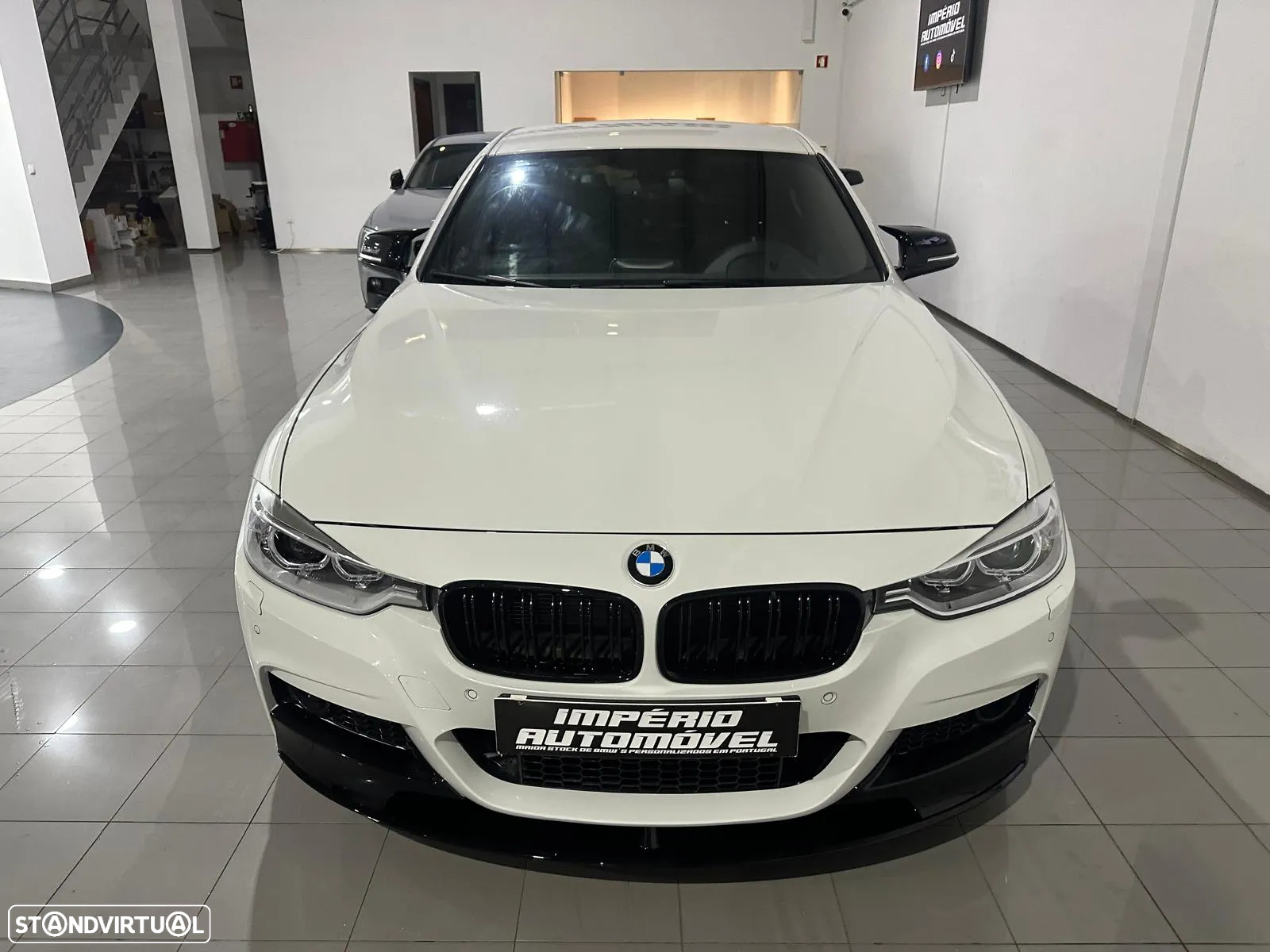 BMW 320 d Pack M - 16
