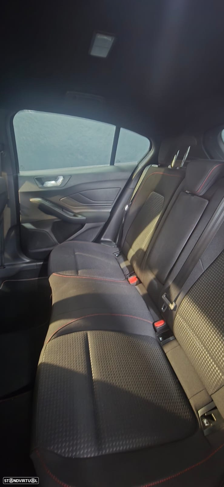 Ford Focus 1.5 TDCi EcoBlue ST-Line - 8